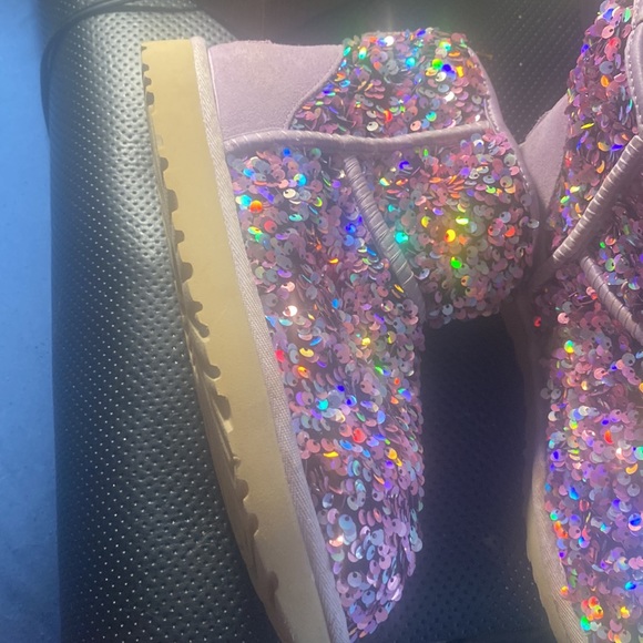 Sold New Authentic UGG mini SEQUIN LILAC FROST sparkle Purple BOOTS WOMEN’S 8 - Picture 12 of 16